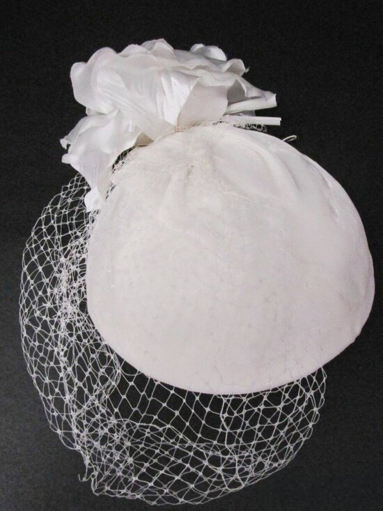 Vintage Style White Bridal Fascinator Hat Veil Flower Wedding Headpiece OS